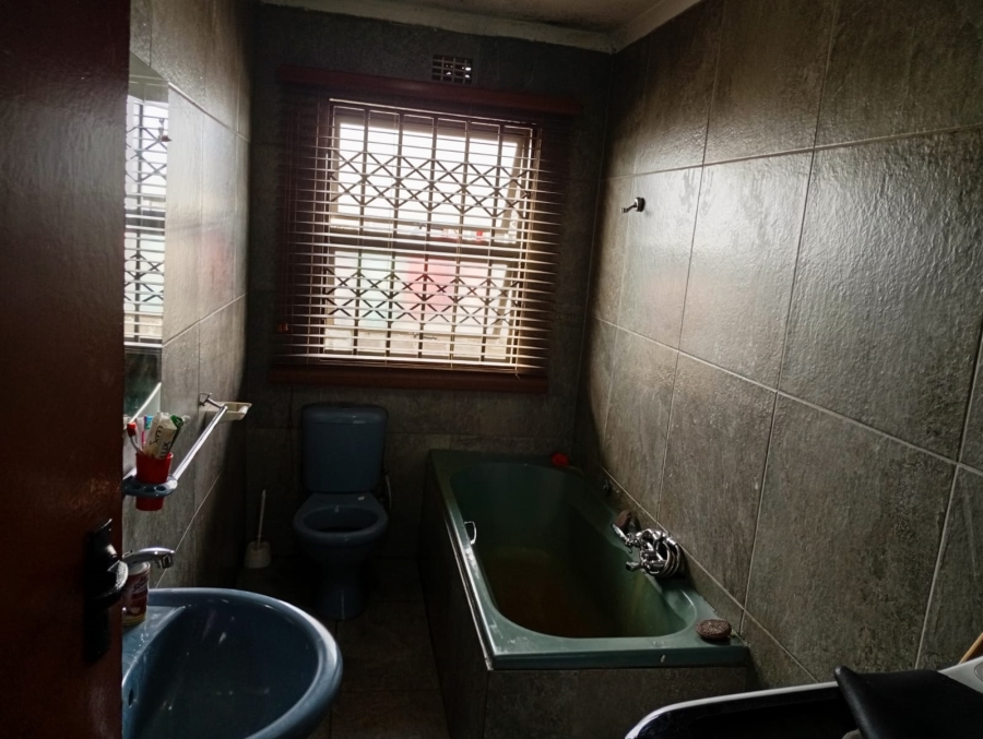 3 Bedroom Property for Sale in Ilitha Park Western Cape